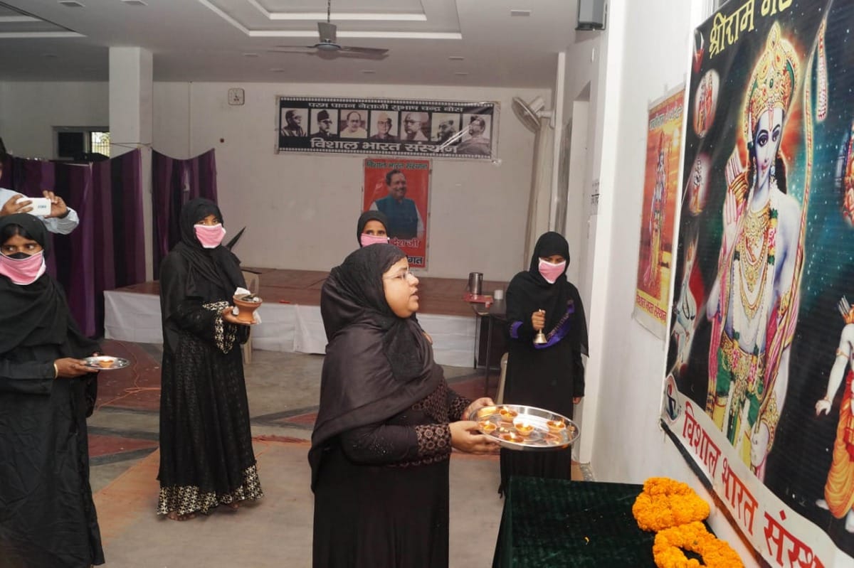 muslim women worship lord ram on ramnavmi in varanasi