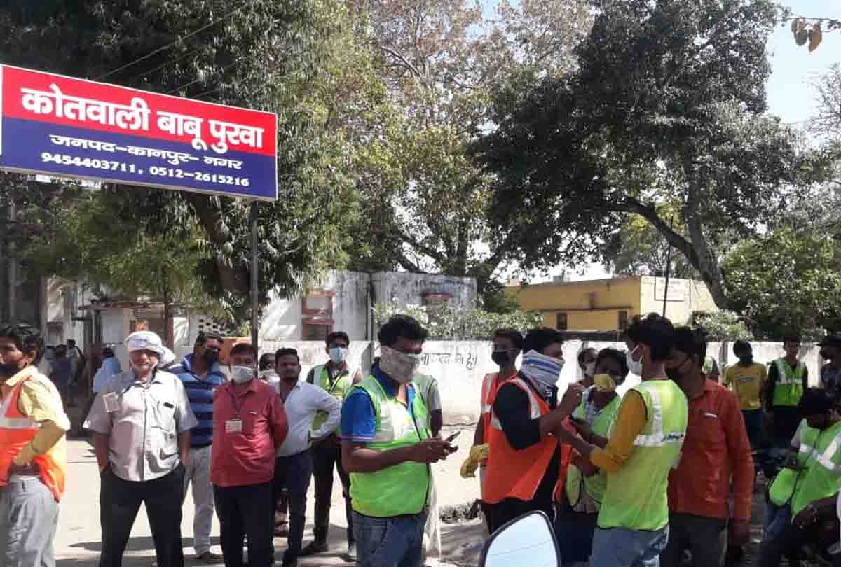 people beaten Cleaning workers up on complaints of dirt