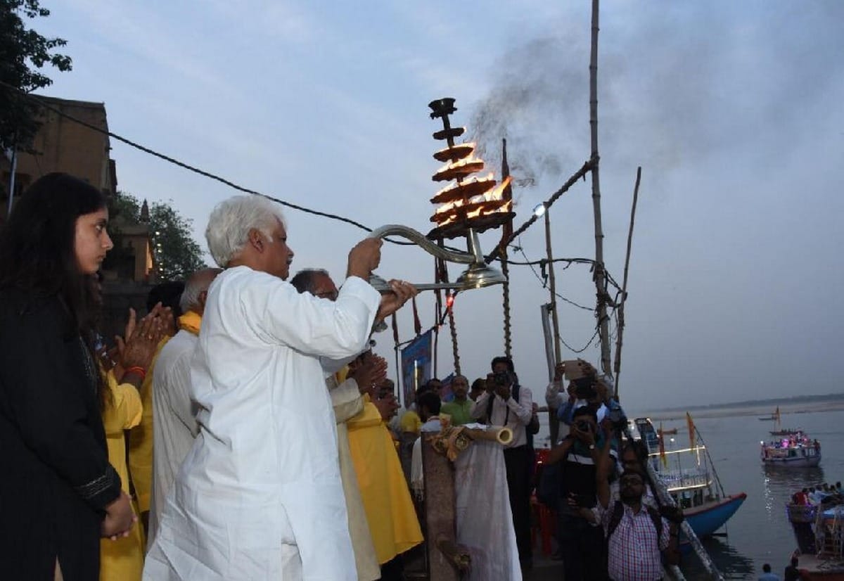 Ramnavmi devotees worship in home during lockdown in varanasi