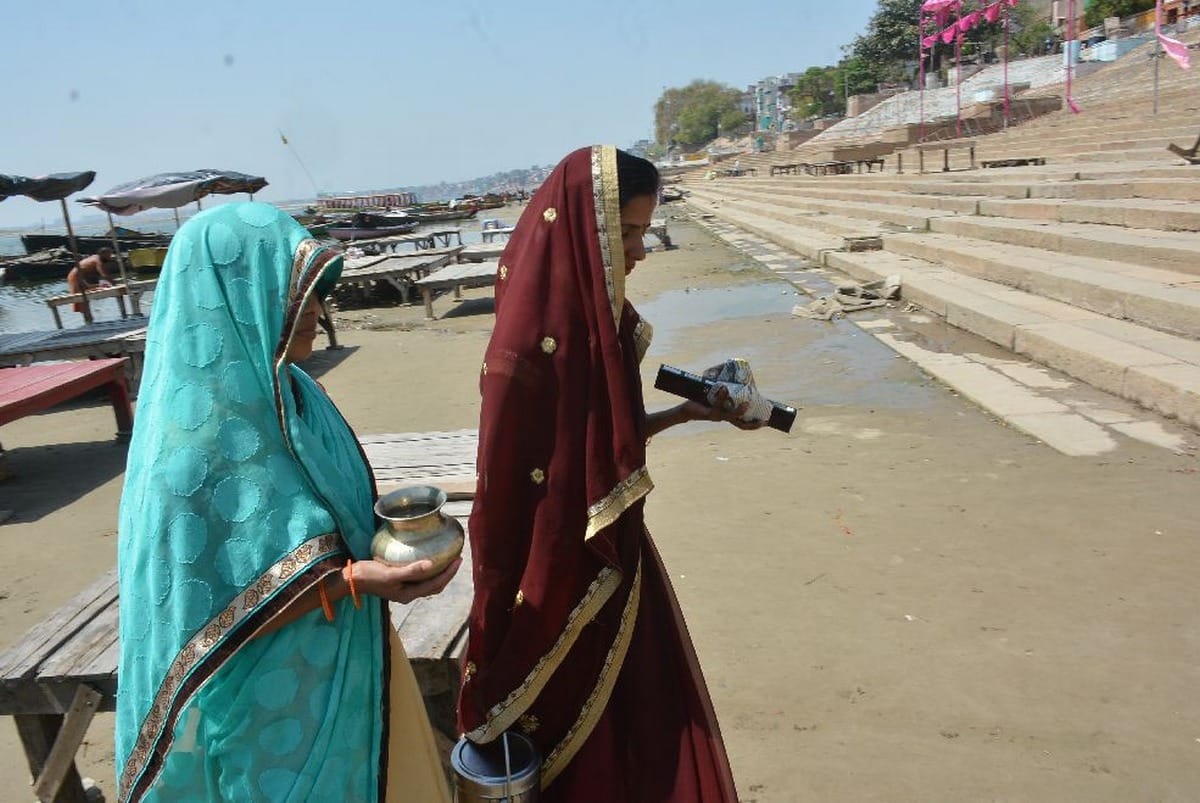 Ramnavmi devotees worship in home during lockdown in varanasi