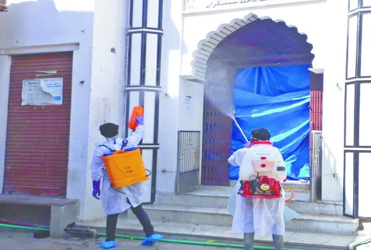 Four Jamati Corona Virus Suspect Police Seal And Sanitize Area