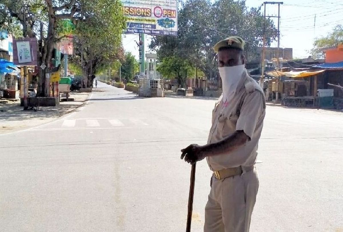 Jamati Stay In Jama Masjid Tundla Police Search