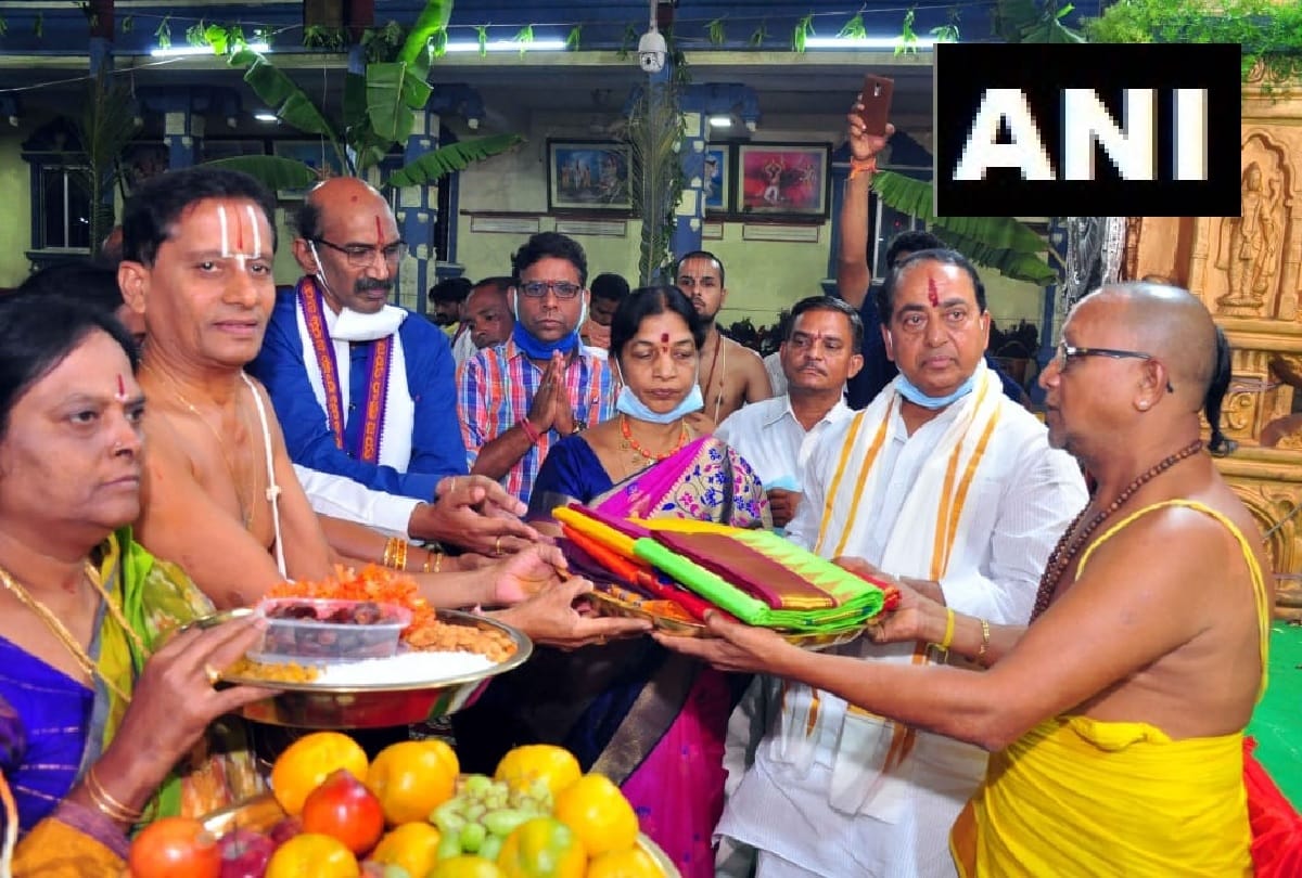 Two Telangana Ministers Celebrate Ram Navmi in Temple in Coronavirus Lockdown