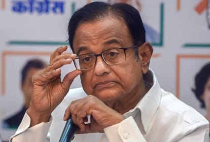 Chidambram on Fuel Prices: ईंधन की कीमतें ऊंची रखकर मुनाफाखोरी कर रही सरकार, चिदंबरम ने केंद्र पर लगाया आरोप Govt 'profiteering' through higher taxes at cost of people: Chidambaram on fuel prices