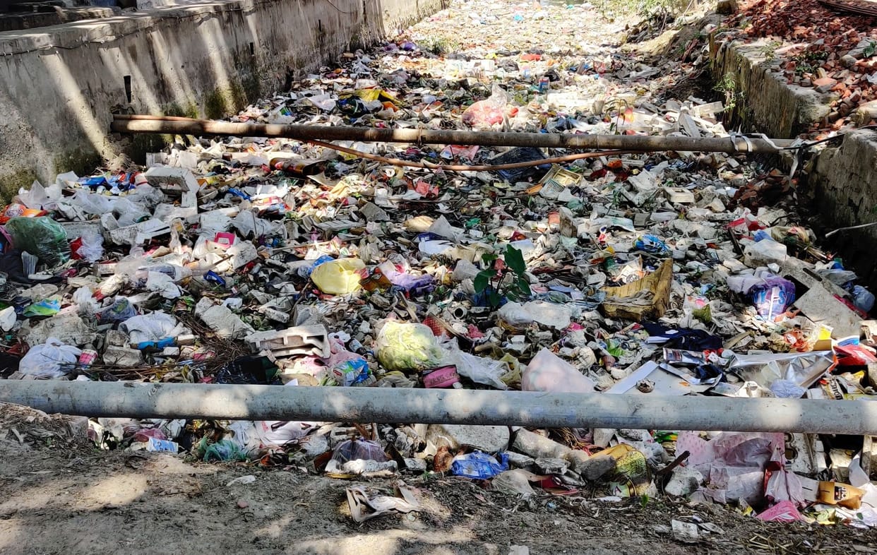Mirpur Rajbha filled with dirt