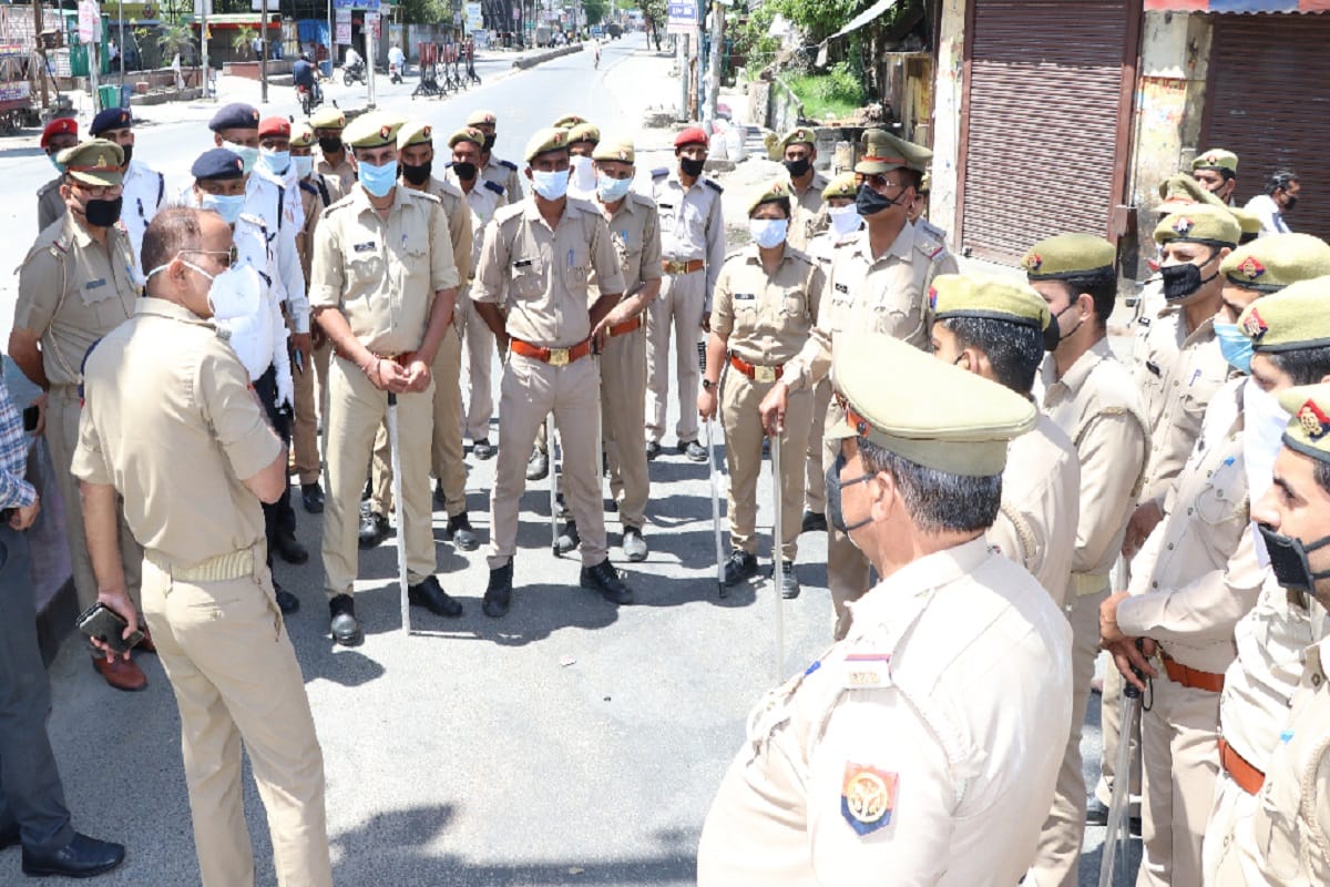 Lockdown Update News in Hindi, case registered against thirteen people in Bijnor