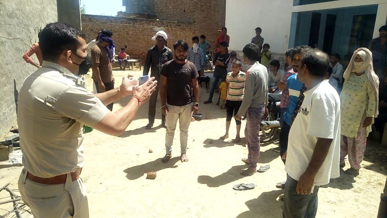 12 people injured after lathi went on two sides due to drugs