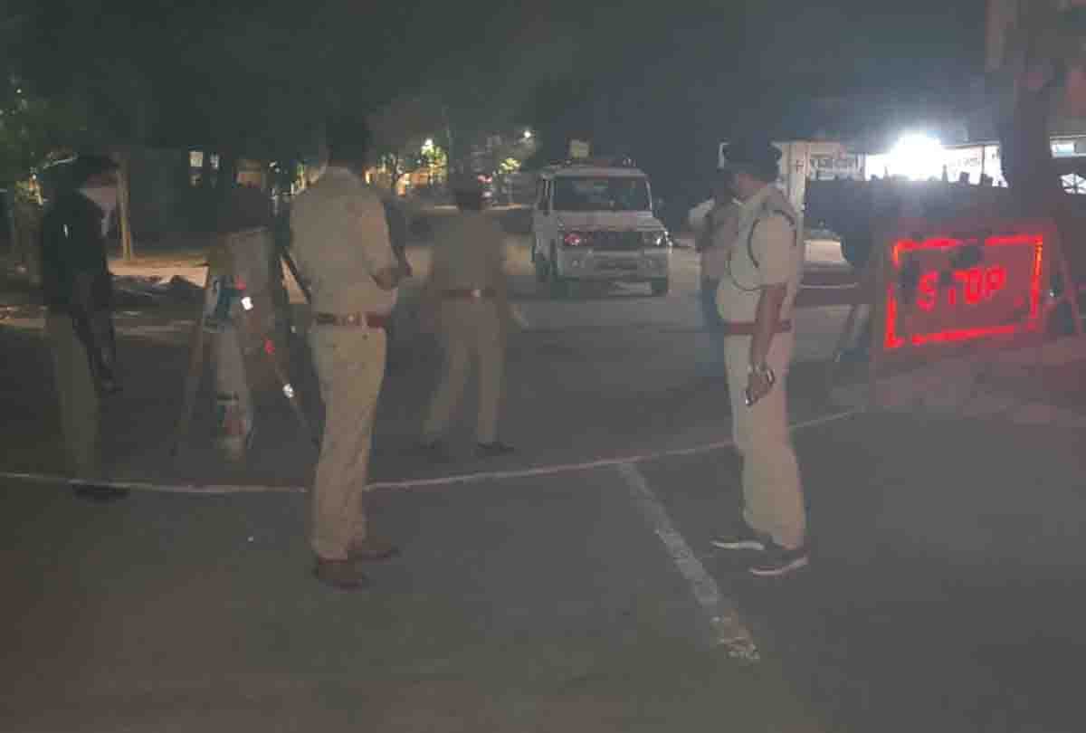 Sanitization started after sealing the area where the Corona positive stayed in Kanpur