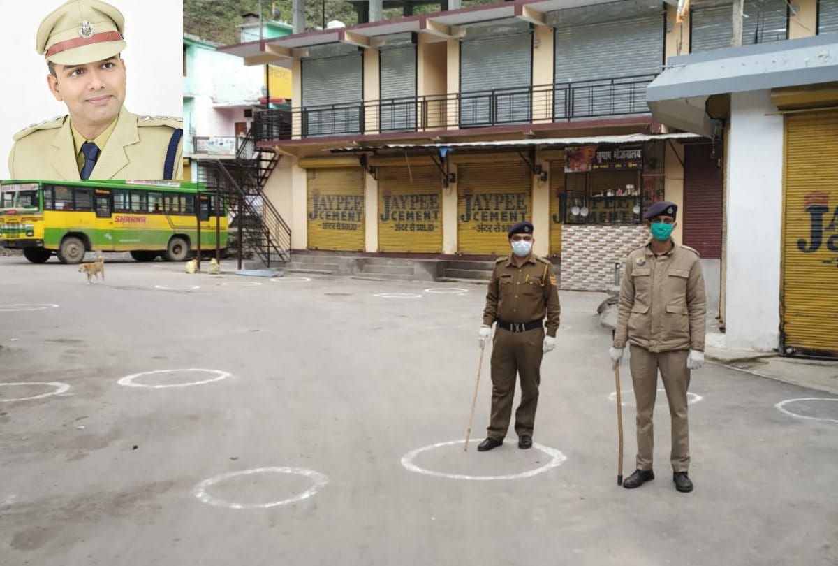 DSP gave masks and sanitizer to police jawan in Ronhat sirmour himachal pradesh