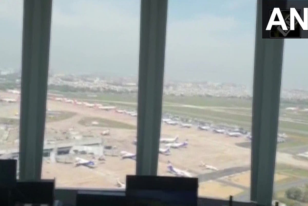 lockdown Planes of various airlines parked at IGI Airport, pose challenge for parking space for others