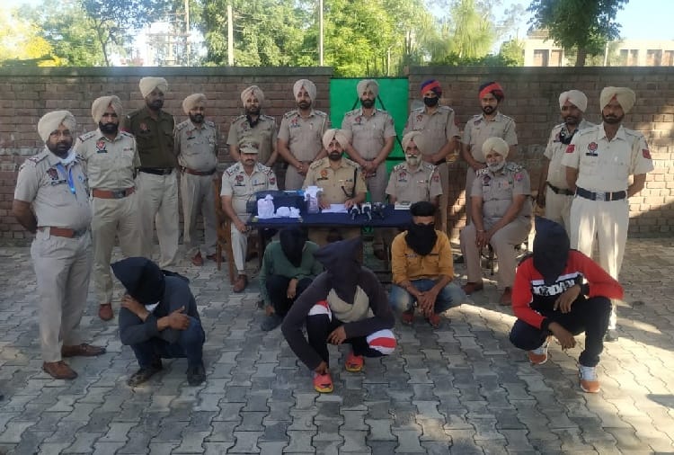 Five arrested with Fake currency and Heroin in Kapurthala of Punjab