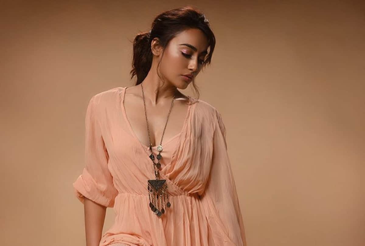 after mouni roy nagin actress surabhi jyoti showed her bold look on instagram