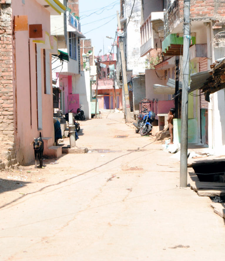 Those who violated the lockdown in Chitrakoot got the poles reprimanded