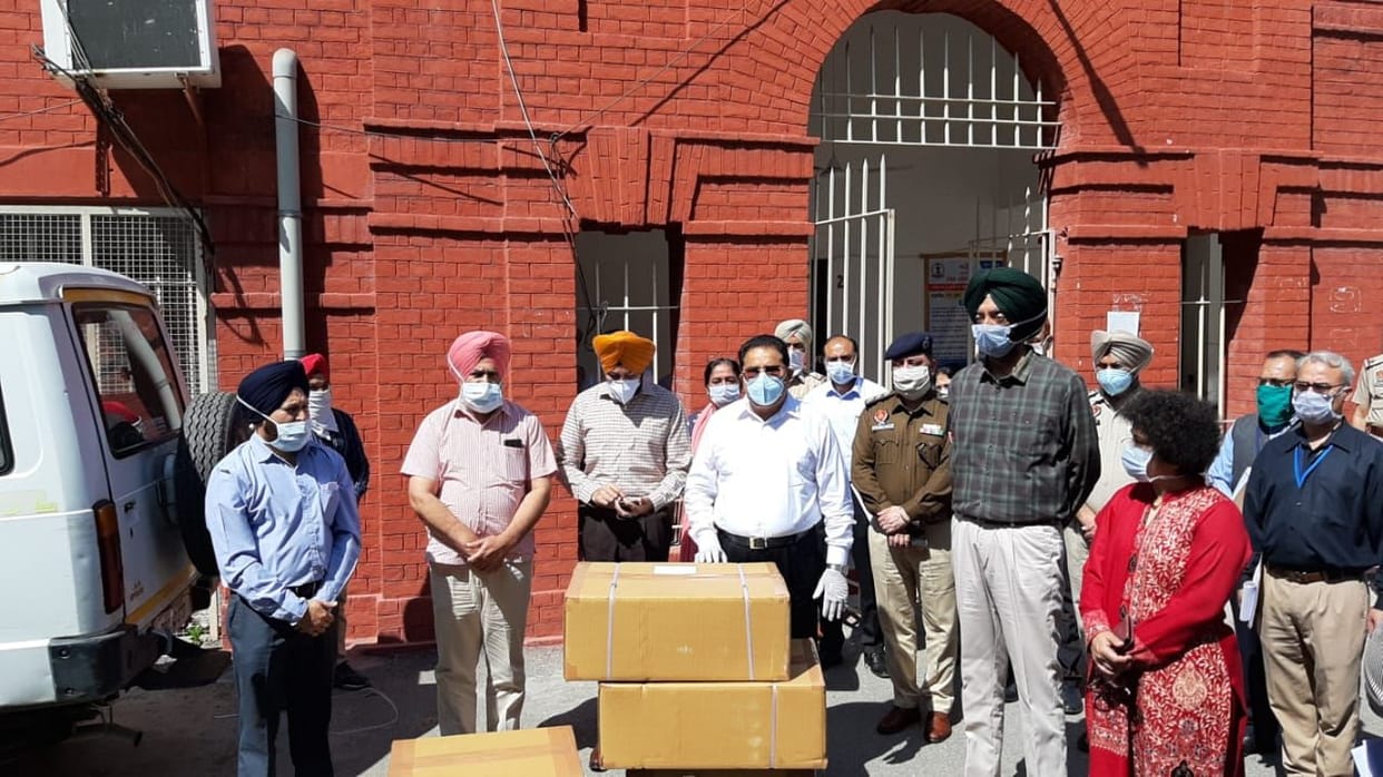 family of darshan khalsa is isolated in amritsar hospital