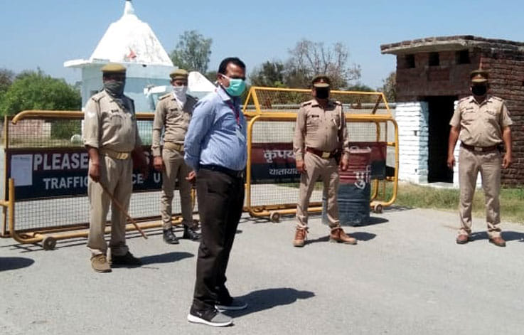 pulis ne seel kiya auraiya baardar