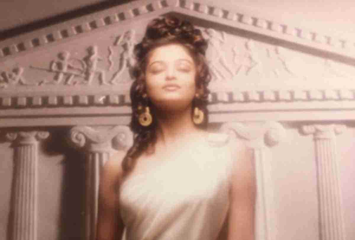 Aishwarya Rai Bachchan unseen photoshoot looking gorgeous