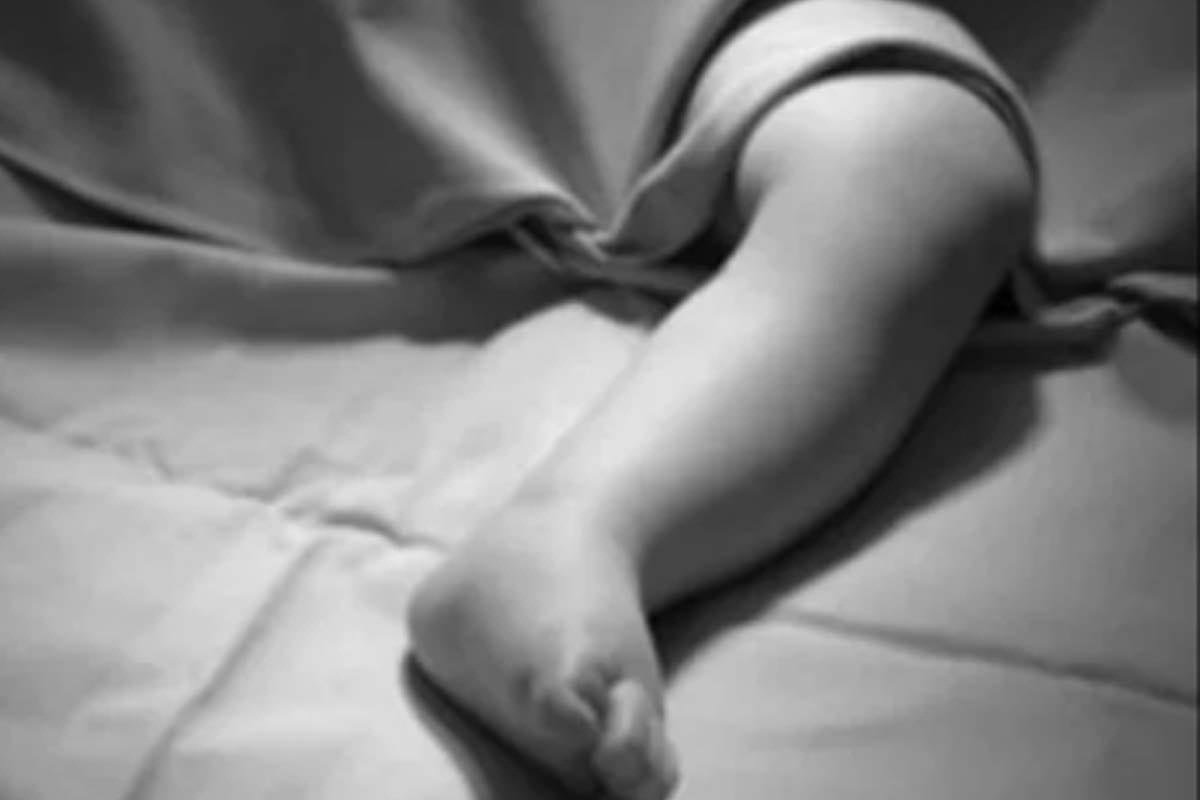 Married woman and her young child died due to drowning in the pond in Mirzapur