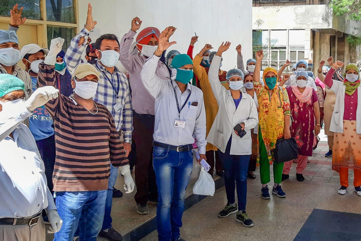 Central govt issue advisory asking people to wear homemade face covers in order to curb spread of COVID-19