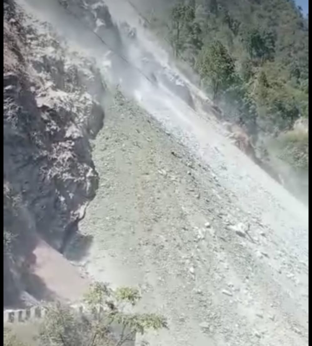 Uttarakhand : gangotri highway closed from three days watch photos