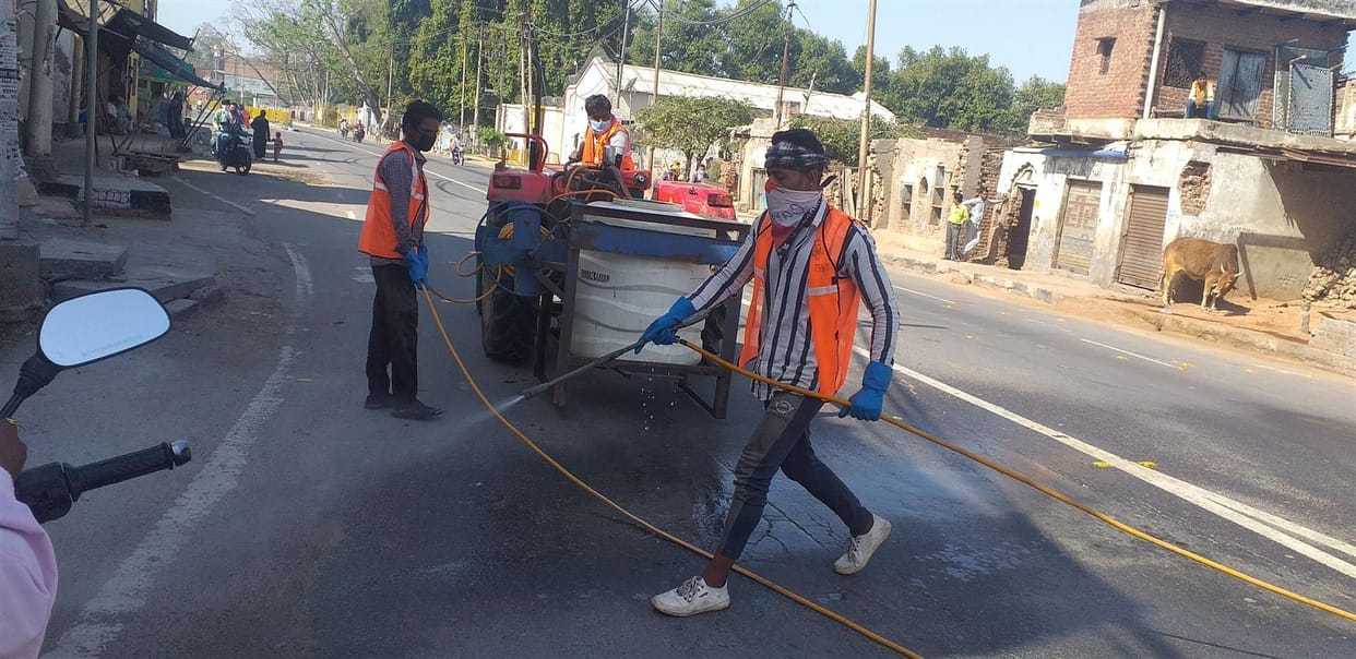 Hathras: High officials encamped, closed the market