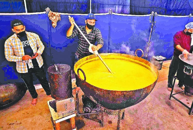 Coronavirus, Curfew, Radha Soami Dera, Nirankari Mission Helping Labourers and Poor People