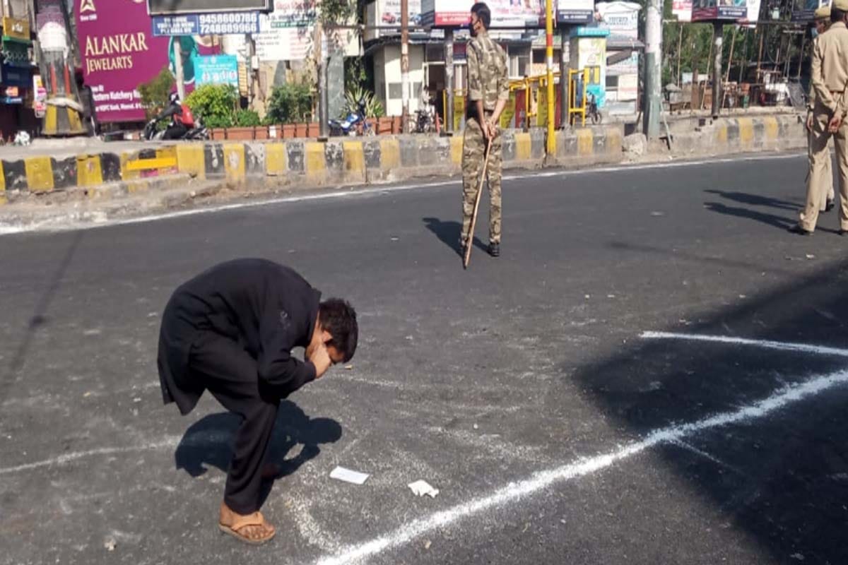 Lockdown: Police punished people to donkey ride or squats in Meerut on breaking Lo