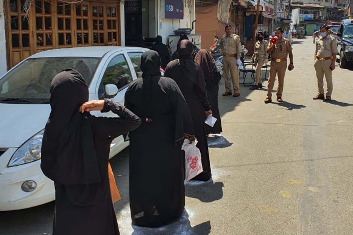 Lockdown update west up news: people are not following Lockdown in many district of western UP