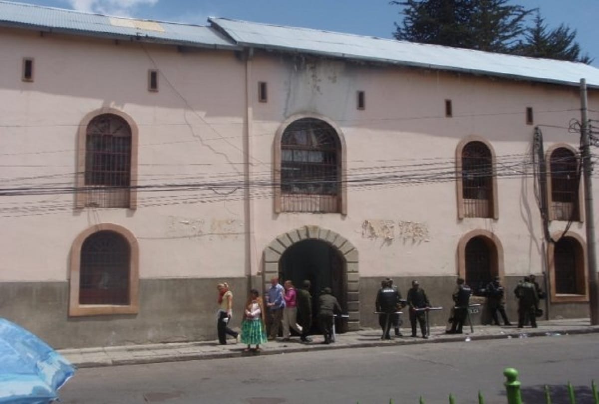 5 most weird prisons in the world somewhere prisoners have to buy a cell