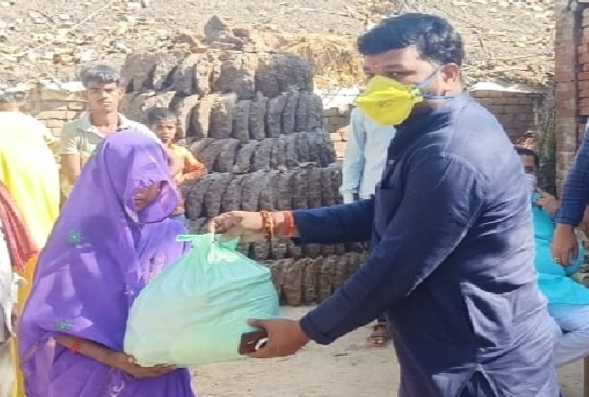 Amar Ujala Foundation helping people in the time of corona crisis 