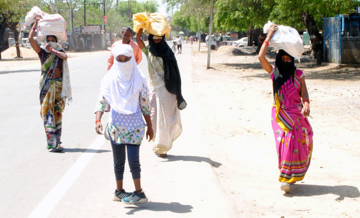 Poor families are filling their families with food items in Chitrakoot