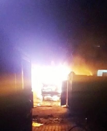 Hathras: Car parked in Sadabad, crack in walls, scorching women