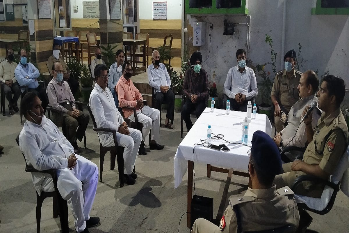Corona Bijnor Update News, DM and Police officers has demand support from religious leaders for lockdown