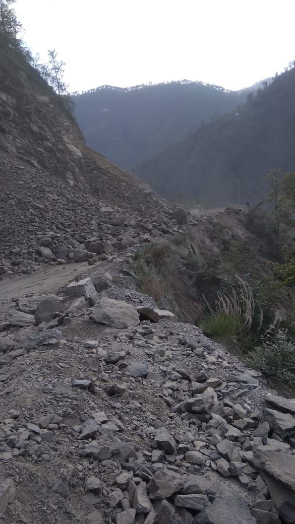 Pithoragarh-Ghat National Highway closed for 19 hours due to debris