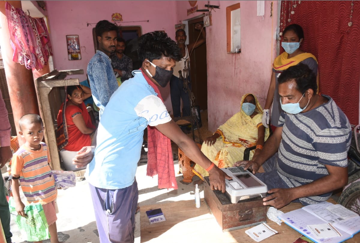 3.41 lakh card holders got ration in four days at Gorakhpur during lockdown