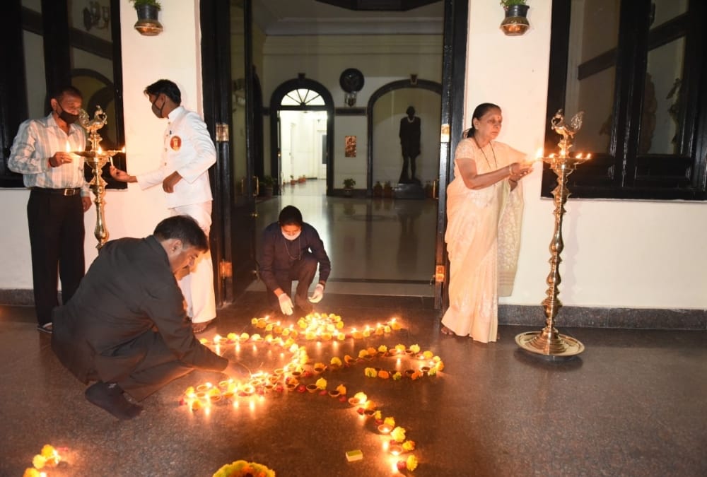 People light diyas in hope of fight against corona.