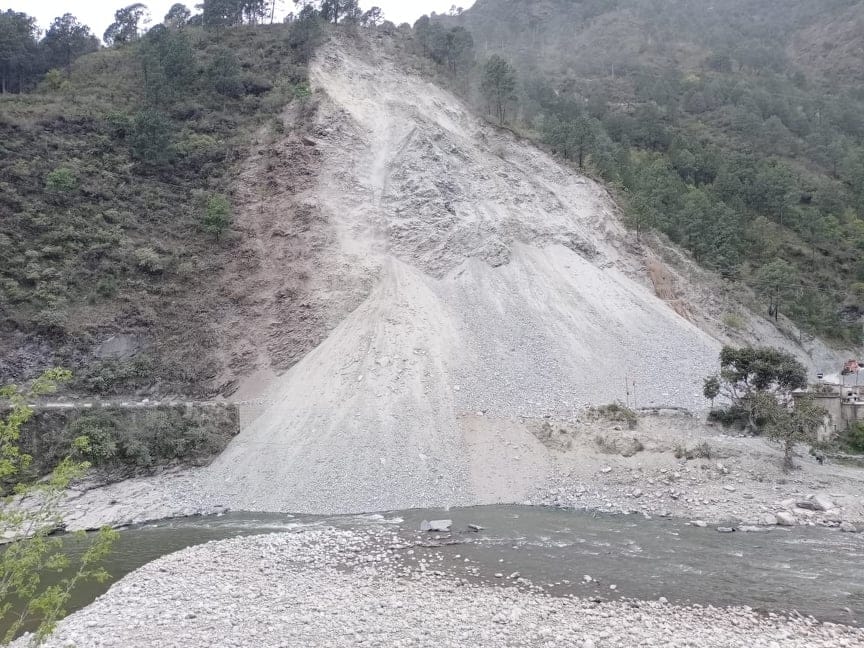 Uttarakhand : gangotri highway closed from three days watch photos