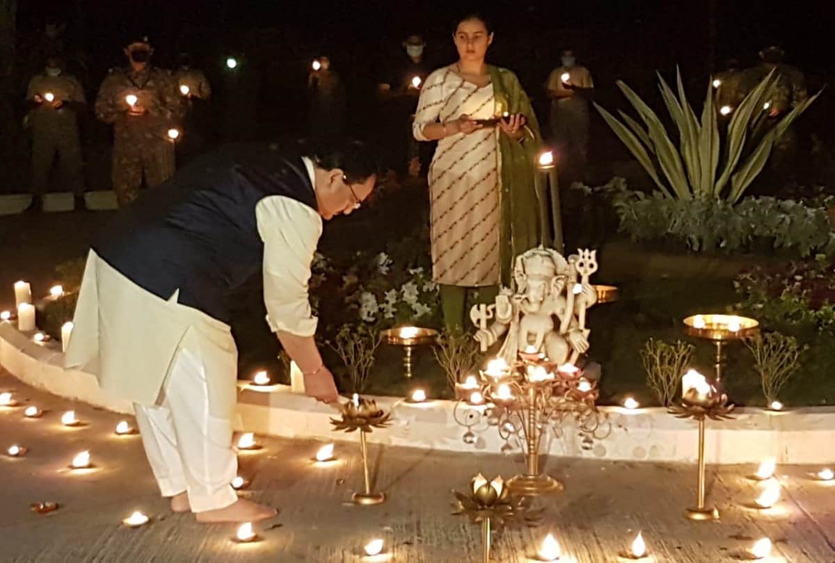 Pm Narendra Modi Diya Jalao Call Supported By Various leader across india, see images