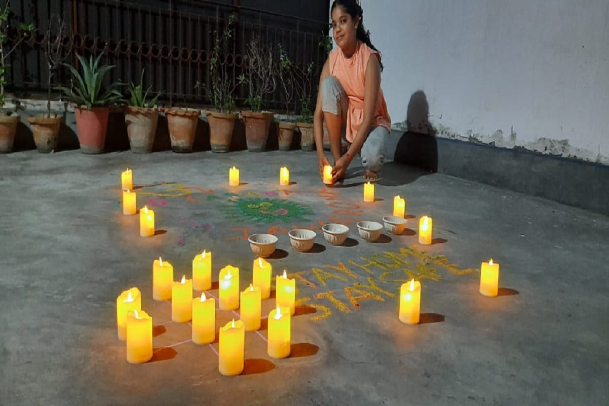 Corona Virus Update, People of Meerut city will light candles, mobile torches and diyas at nine o'clock
