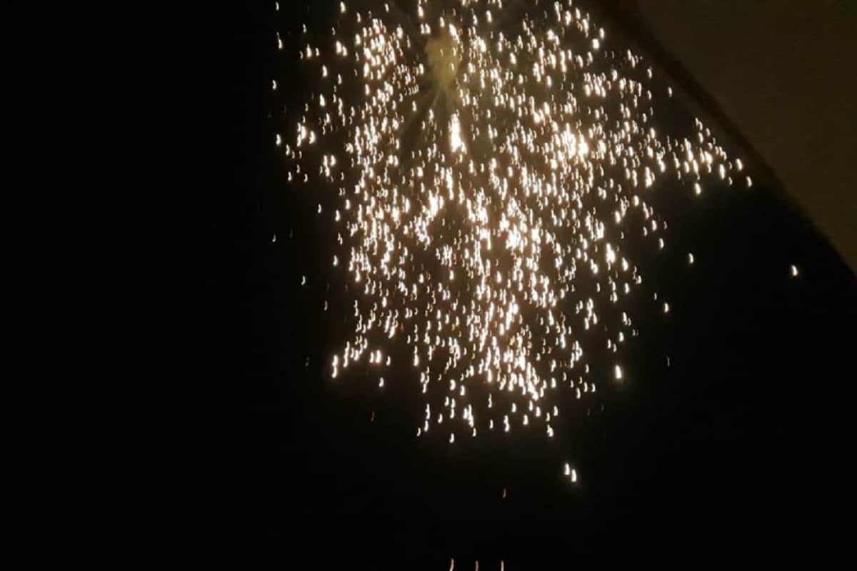 New Year 2022 Celebration: varanasi welcome of new year people around ganga ghat and shopping ganga aarti police patrolling in covid