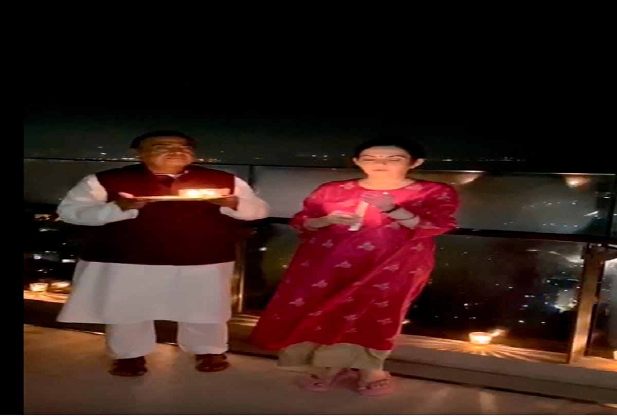 Pm Narendra Modi Diya Jalao Call Supported By Various leader across india, see images