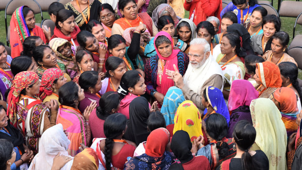 Modi government sent Rs 30000 crore relief package to Jan Dhan account of poor women