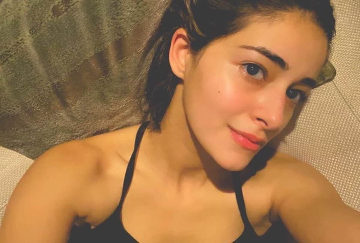 kareena kapoor katrina kaif with sister ananya pandey look gorgeous in no makeup selfie in quarantine