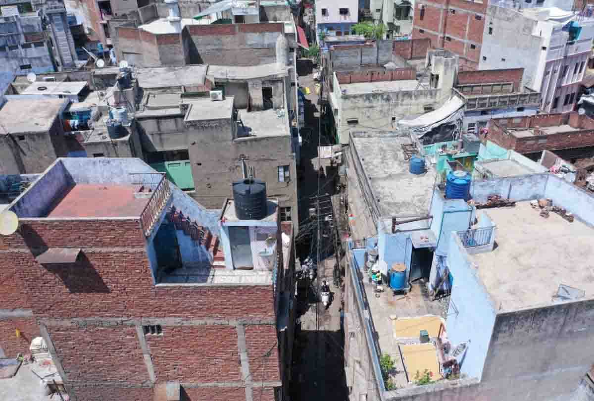 lockdown in up: Many areas sealed as Corona infections increase, surveillance by drone
