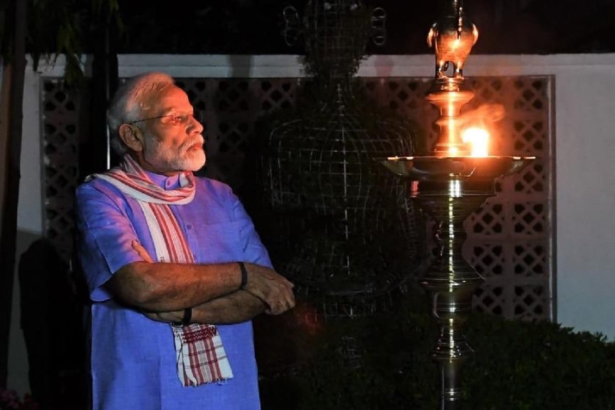 Pm Narendra Modi Diya Jalao Call Supported By Various leader across india, see images