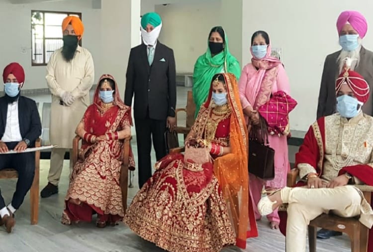 Wedding in unique way amid curfew in Mohali of Punjab