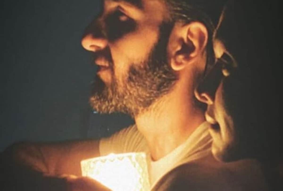 Deepika Ranveer Virat Anushka Natasha Hardik Arjun Gabriela Aishwarya Abhishek Bollywood Couples Support PM Modi Diya Jalao Appeal