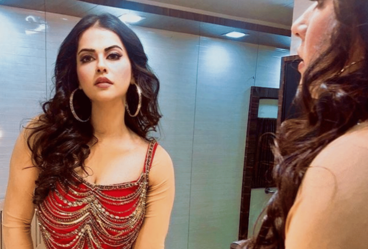 south actress Sharmila Mandre went out in the midnight in lockdown has crashed in a road accident