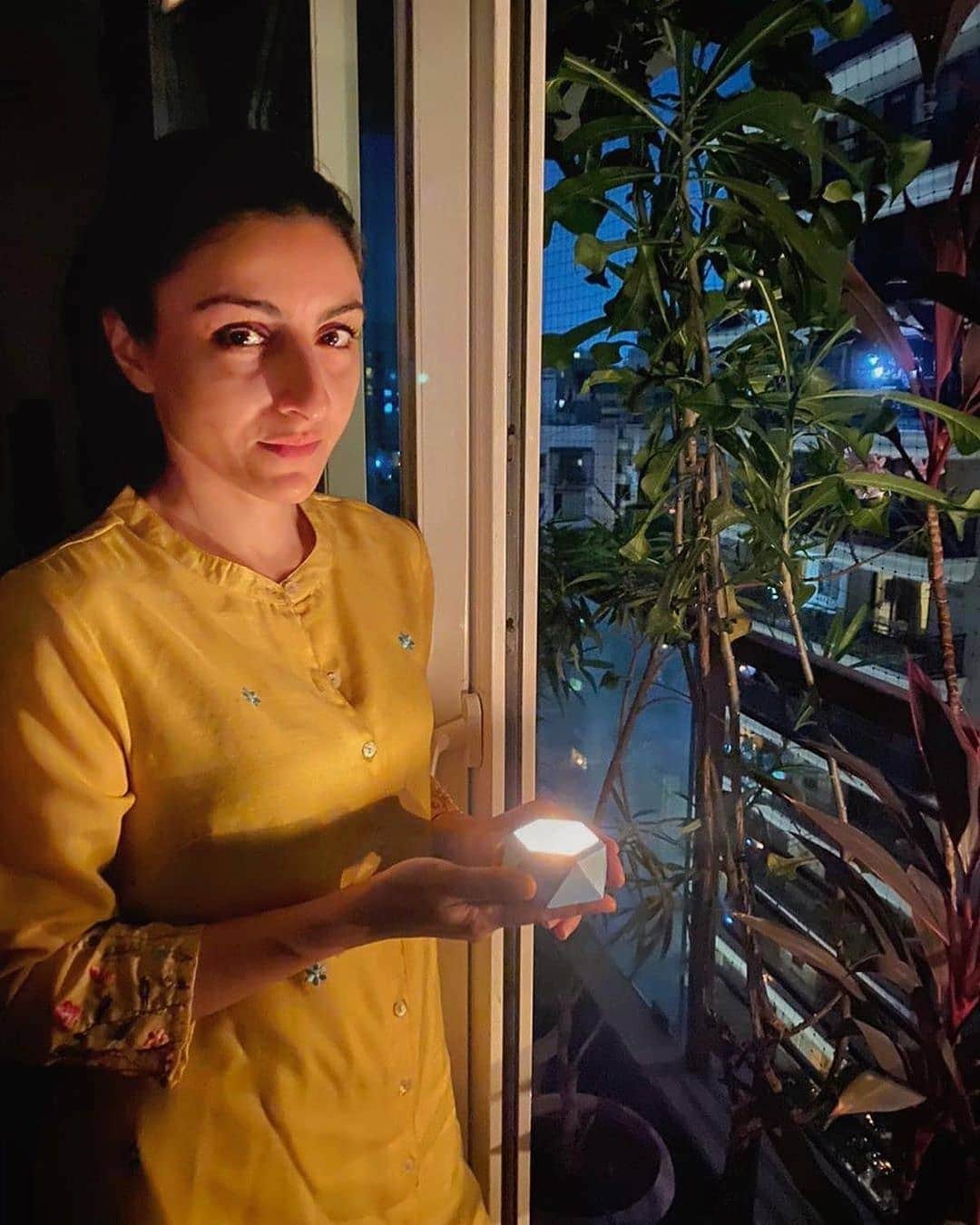 Coronavirus outbreak Soha Ali Khan express her sorrow on in   migrant workers