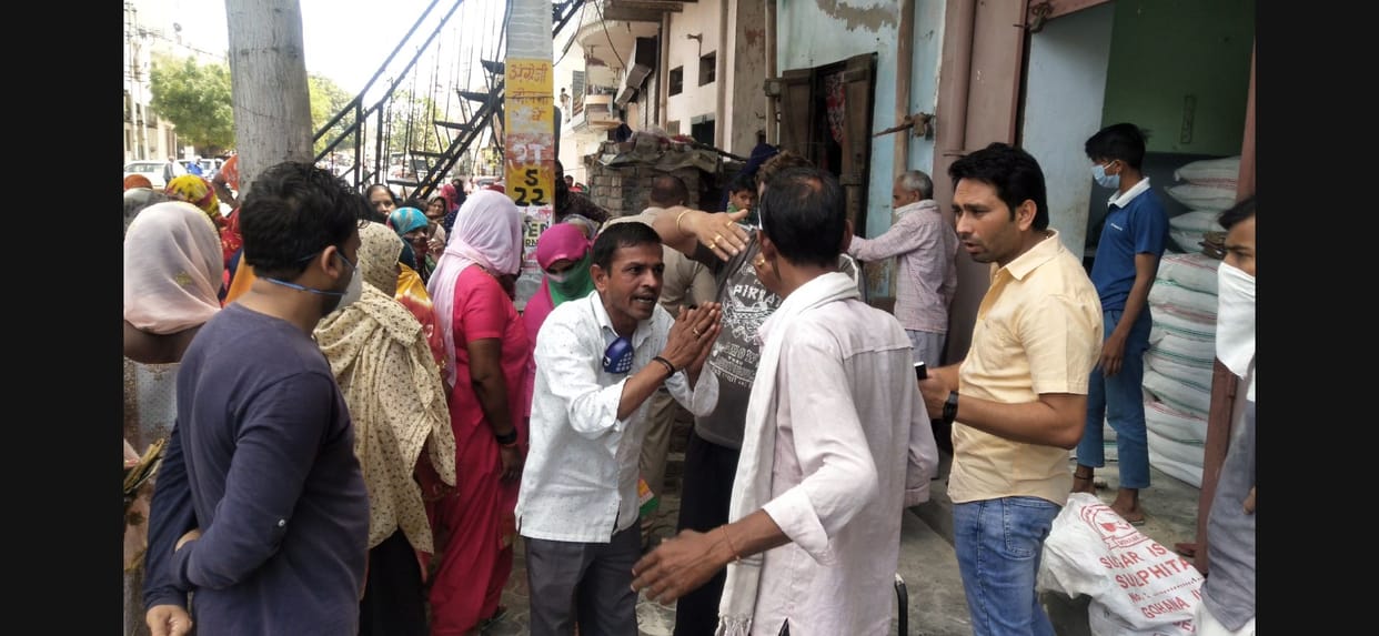 for rashn lady closely stand, depo holder and officer says but no way