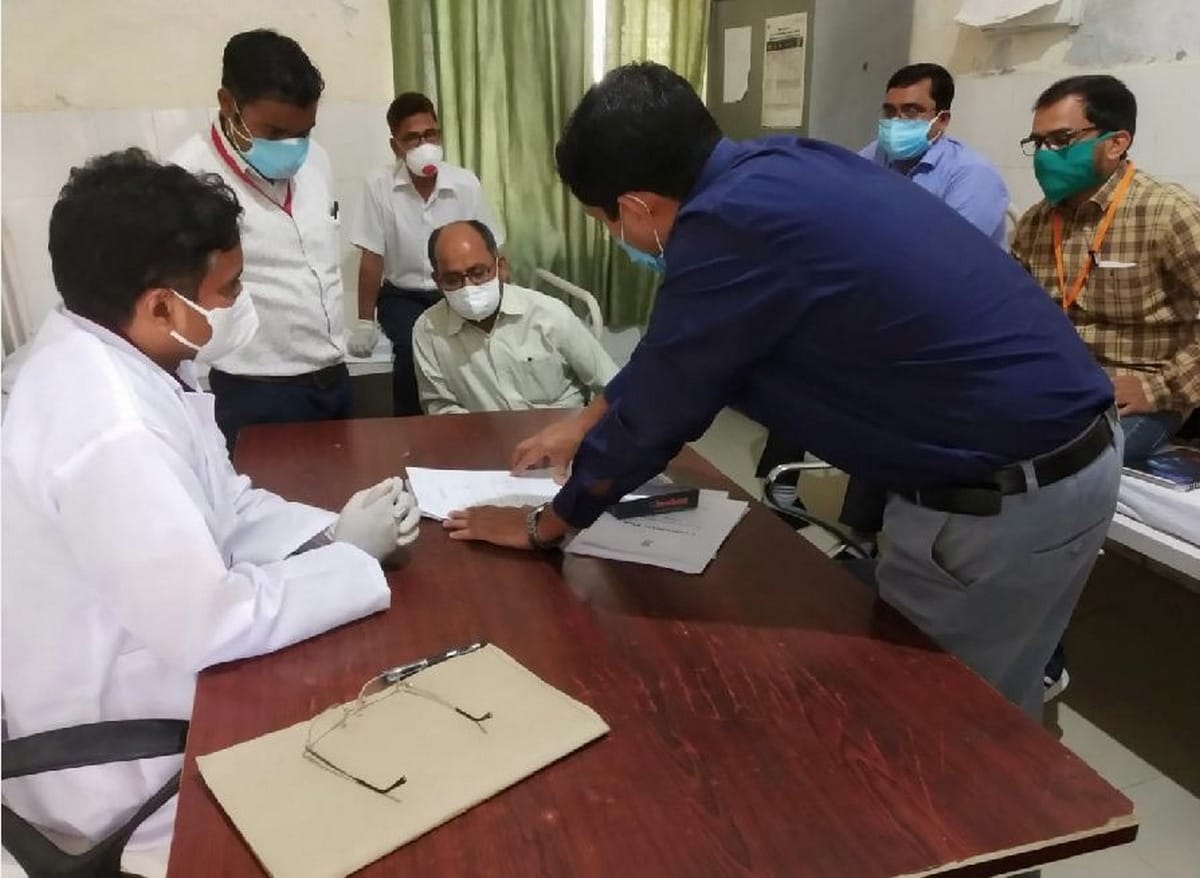 64 teams of WHO reached Mubarakpur, to screen people from nearby villages in three days
